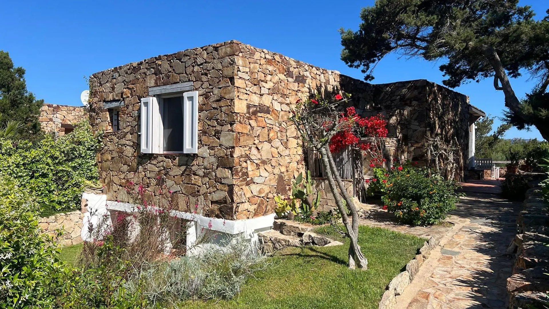 Villa Ira Gongilo R9048 Porto Rotondo